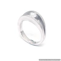 טבעת אירוסין עם יהלום צף - מעיין
